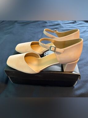 Naturalizer Nude Mary Jane Block Heel Pumps